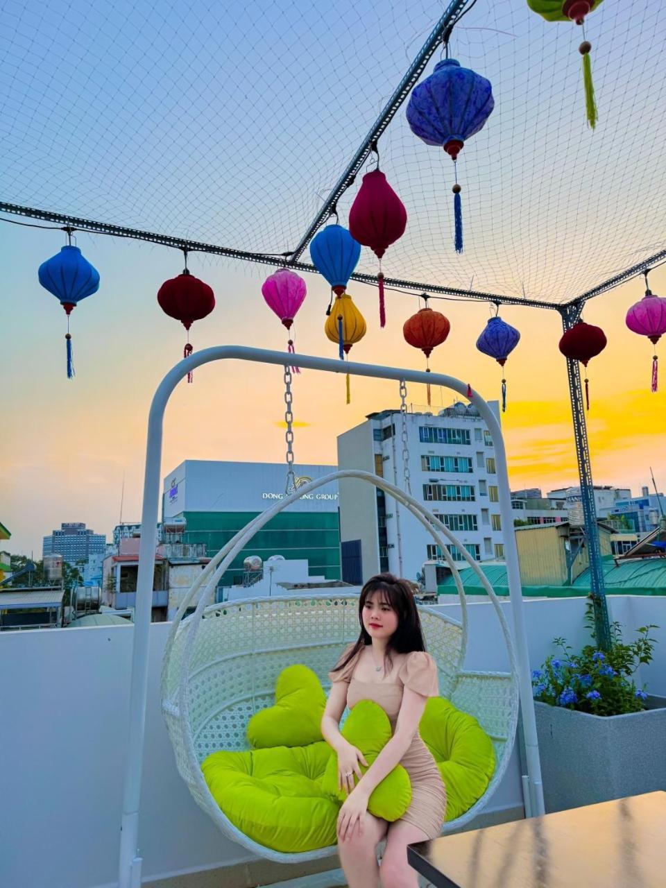 Отель Saigon &